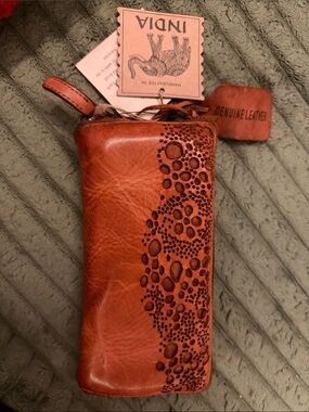 India Genuine Leather Women's Zip Wallet in Cognac Brown
